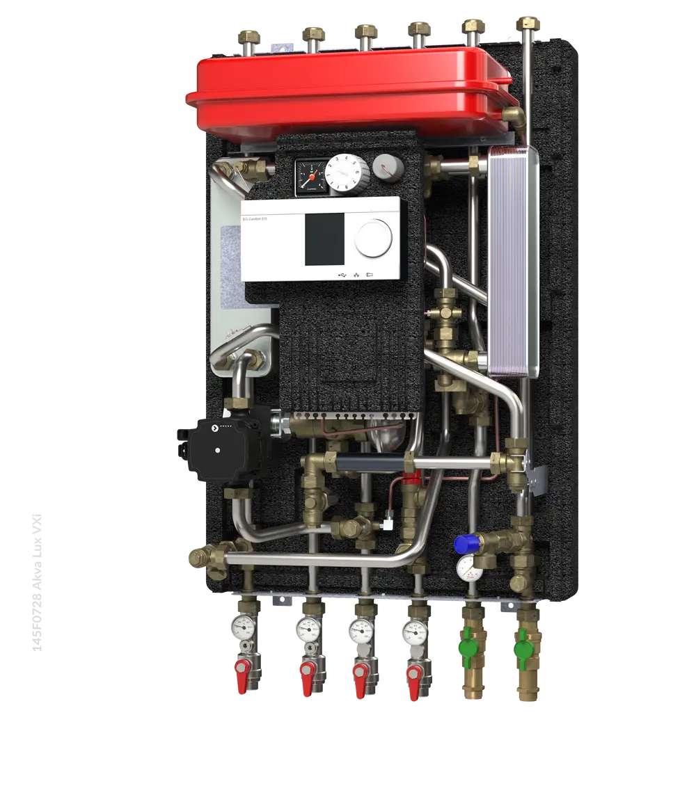 Hausstation mit verschiedenen Ventilen, Druckmessern und einer Steuerungseinheit. Ausgestattet mit Komponenten von Danfoss zur Regelung der Heizungs- und Warmwasserversorgung.